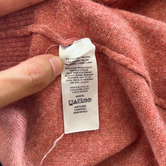 Ann Taylor LOFT Dusty Rose Terracotta Pink Crew Neck Sweater Size XSP - Picture 11 of 11